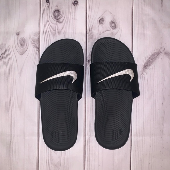 size 3 nike sandals
